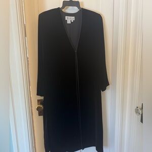 Gorgeous Neverworn WORTH rich black velvet duster sz  2-4 new pcs & measurements